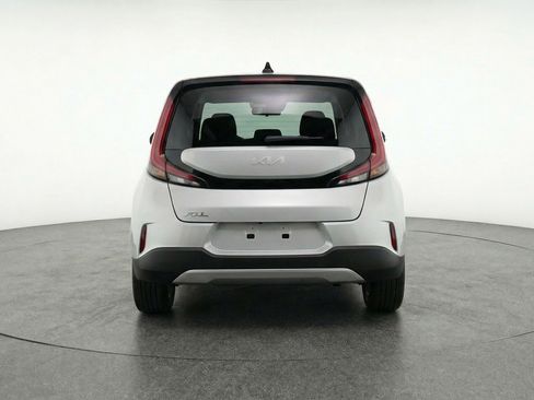 Used 2025 Kia Soul LX w/ LX Technology Package FWD image 7