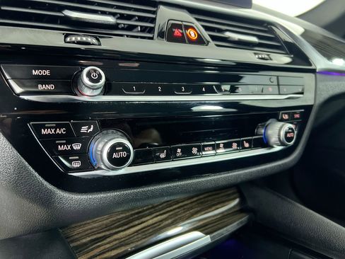 Used 2022 BMW 540i xDrive w/ Convenience Package image 24