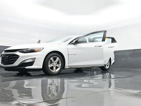 Used 2020 Chevrolet Malibu LS w/ Driver Confidence Package II image 31