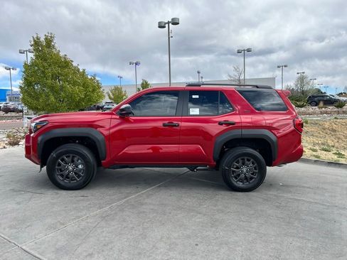 New 2026 Toyota 4Runner SR5 AWD/4WD image 3