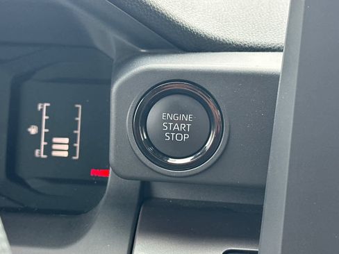 Used 2025 Toyota Tacoma SR5 w/ SR5 Upgrade Package image 20