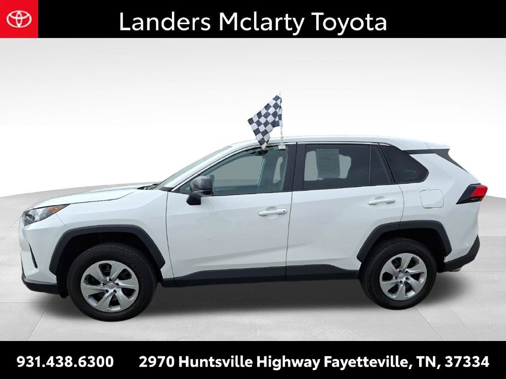 Used 2022 Toyota RAV4 LE FWD image 6