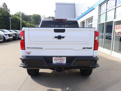 New 2026 Chevrolet Silverado 1500 ZR2 w/ Dark Appearance Package AWD/4WD image 9