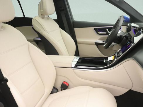 New 2026 Mercedes-Benz GLC 300 image 7
