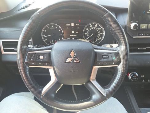 Used 2022 Mitsubishi Outlander SE FWD image 35