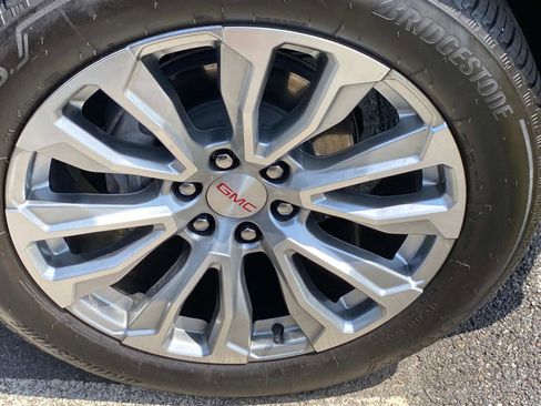 Used 2024 GMC Yukon XL Denali w/ Denali Reserve Package image 29