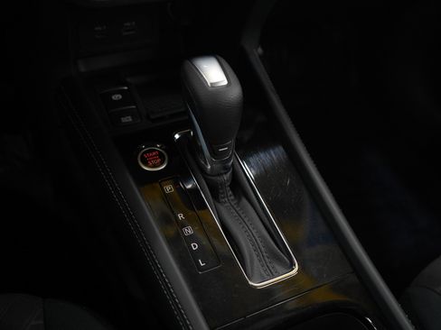 Used 2024 Nissan Kicks SR image 23