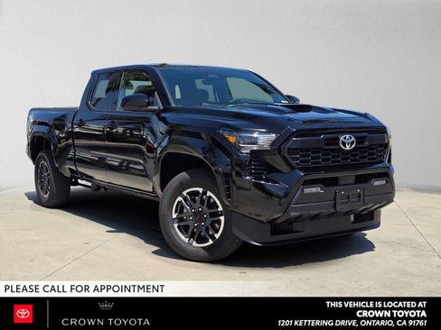 Certified 2025 Toyota Tacoma TRD Sport AWD/4WD image 1