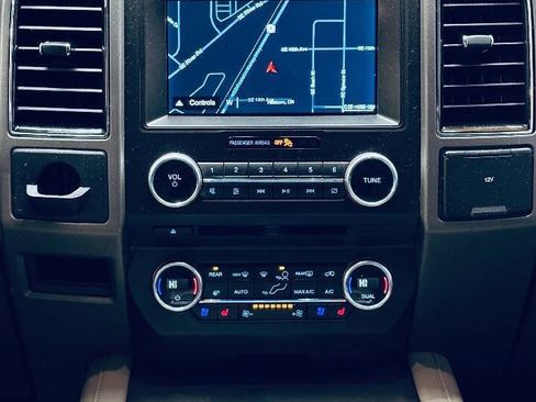 Used 2018 Ford Expedition XLT w/ Equipment Group 202A image 12