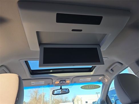 Used 2015 Toyota Sienna L image 34
