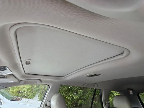 Used 2013 Subaru Outback 3.6R Limited w/ Moonroof Pkg image 9