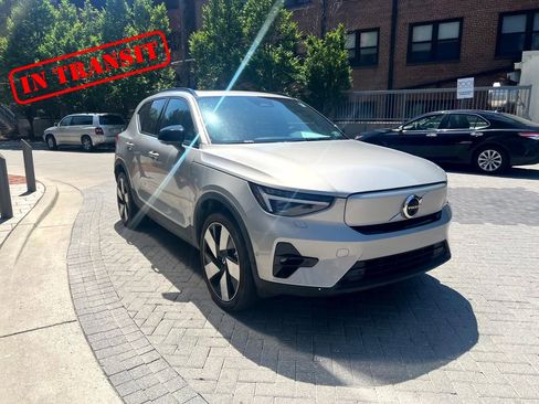 Used 2023 Volvo XC40 Recharge Ultimate AWD/4WD image 2