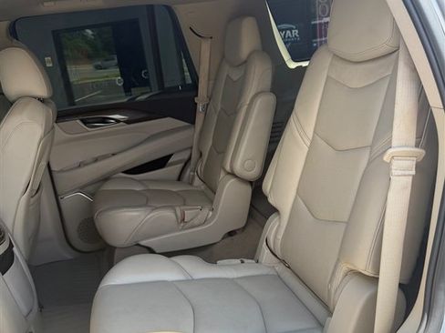 Used 2020 Cadillac Escalade Premium Luxury AWD/4WD image 36