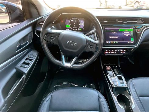 Used 2022 Chevrolet Bolt EUV Premier w/ Sun & Sound Package image 6