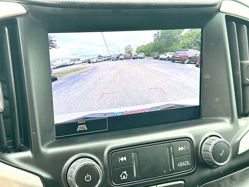 Used 2024 GMC Terrain SLT AWD/4WD image 19