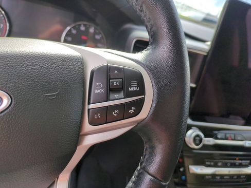 Used 2022 Ford Explorer Limited w/ Limited Technology Package image 18