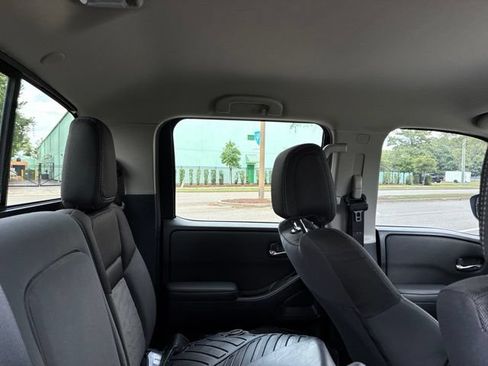 Used 2023 Nissan Frontier SV w/ SV Convenience Package RWD image 24