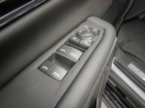 Used 2026 GMC Yukon Denali w/ Sun & Power Step Package AWD/4WD image 15