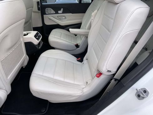 Used 2022 Mercedes-Benz GLS 450 4MATIC image 11