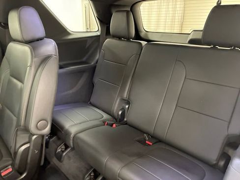 Certified 2023 Chevrolet Traverse LT w/ LT Premium Package image 18