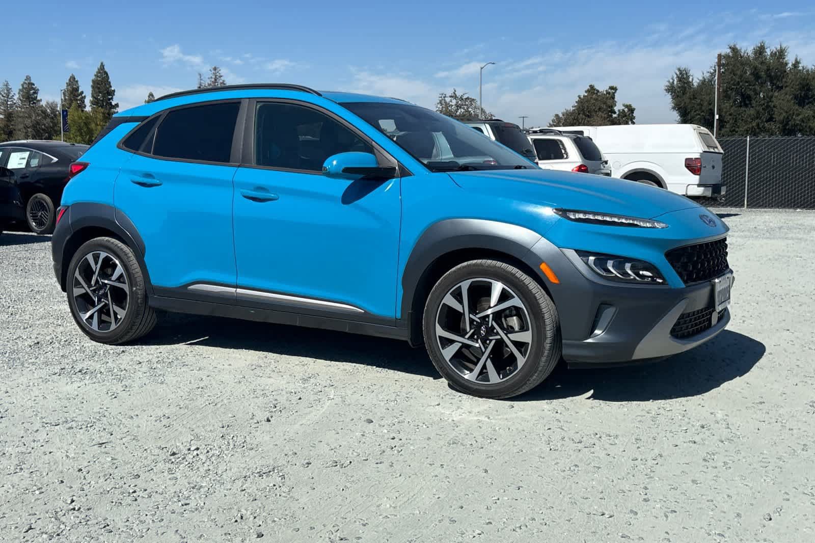 Used 2022 Hyundai Kona Limited w/ Cargo Package FWD image 10