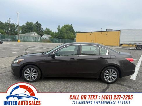 Used 2011 Honda Accord EX-L image 2