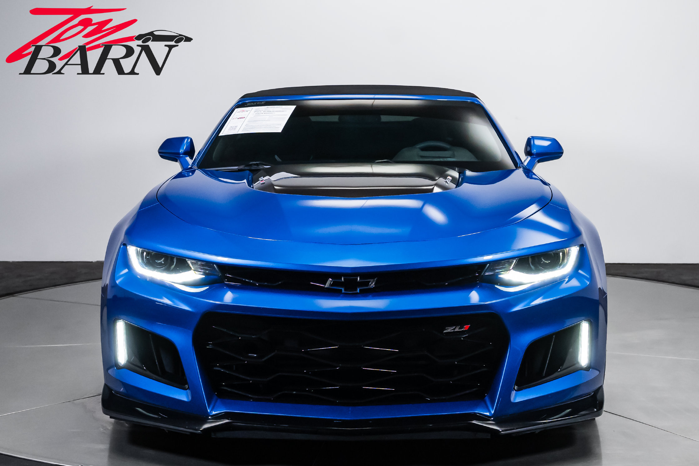 Used 2018 Chevrolet Camaro ZL1 RWD image 16