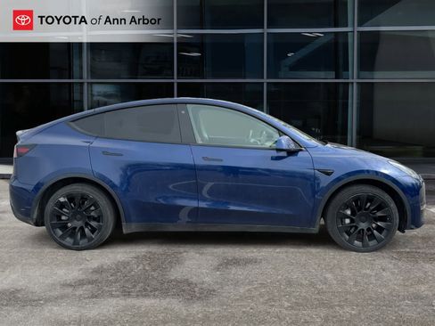 Used 2021 Tesla Model Y Long Range image 5
