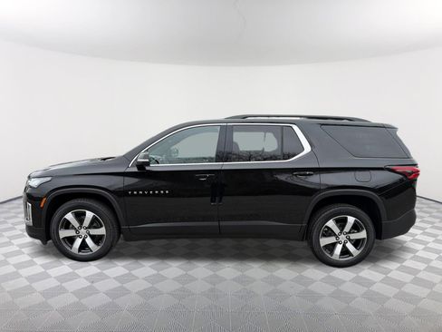Used 2023 Chevrolet Traverse LT w/ LT Premium Package image 9