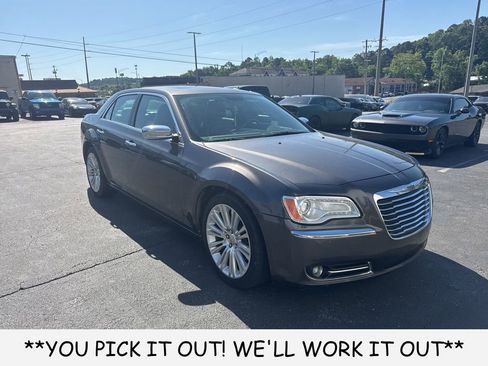 Used 2014 Chrysler 300 C image 1