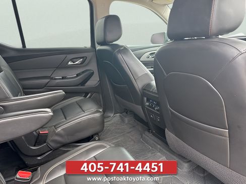 Used 2021 Chevrolet Traverse RS FWD image 22