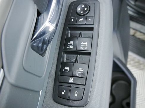 Used 2017 RAM 1500 Big Horn AWD/4WD image 18