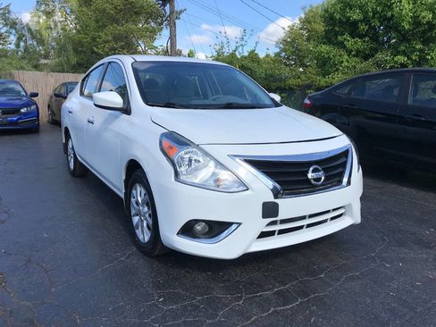 Used 2015 Nissan Versa SV w/ SV Appearance Package image 2