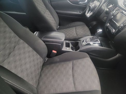 Used 2020 Nissan Rogue Sport SV w/ All-Weather Package FWD image 21