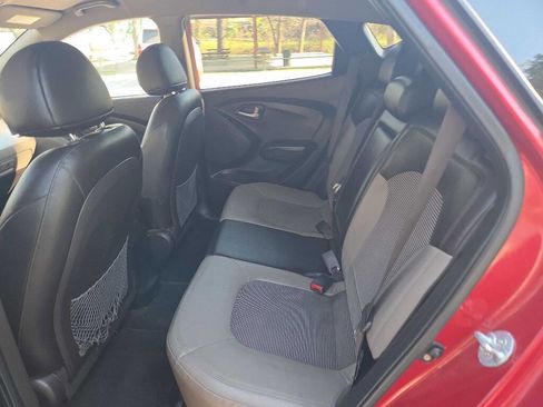 Used 2011 Hyundai Tucson GLS w/ Navigation Pkg 2 image 18