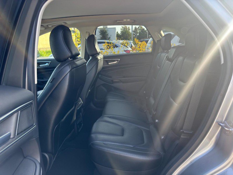 Used 2022 Ford Edge Titanium AWD/4WD image 6