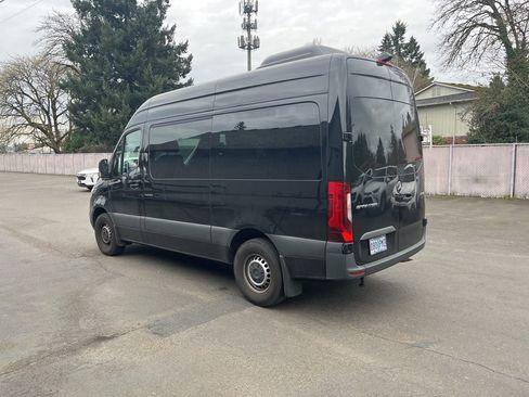 Used 2023 Mercedes-Benz Sprinter 2500 image 5