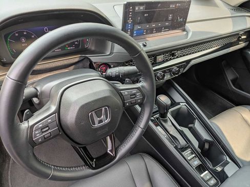 Used 2025 Honda Accord EX-L image 8