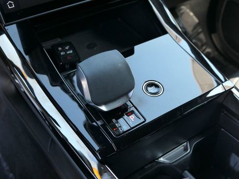 Used 2024 Land Rover Range Rover Sport Dynamic SE image 19