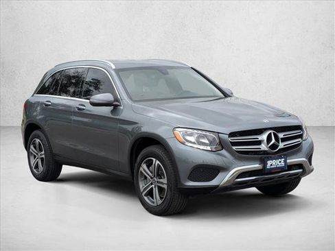 Used 2019 Mercedes-Benz GLC 300 4MATIC image 3