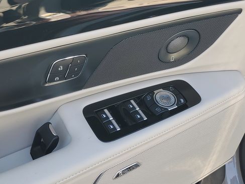 New 2026 Lincoln Nautilus Reserve w/ Jet Appearance Package image 9