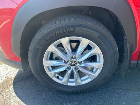 Certified 2025 Toyota Corolla Cross LE AWD/4WD image 28