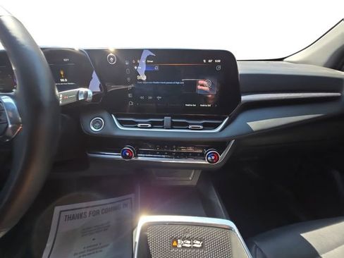 Used 2025 Chevrolet Equinox LT w/ Convenience Package II AWD/4WD image 11