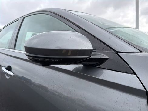 Used 2025 Nissan Altima 2.5 SL FWD image 4