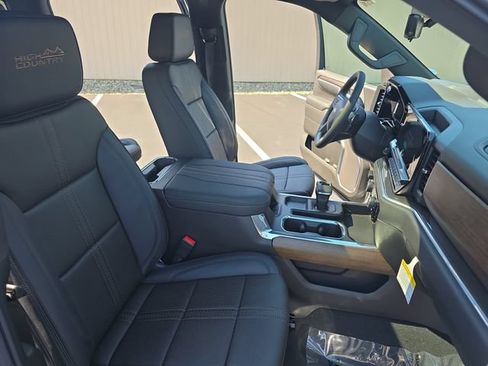 New 2026 Chevrolet Silverado 1500 High Country AWD/4WD image 11