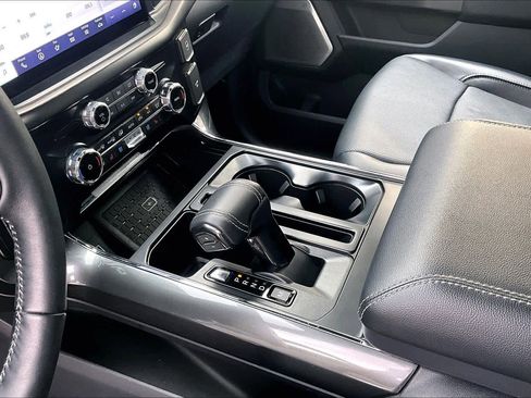 Used 2023 Ford F150 Lariat w/ Equipment Group 502A High image 17