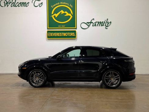 Used 2022 Porsche Cayenne Coupe AWD/4WD image 4