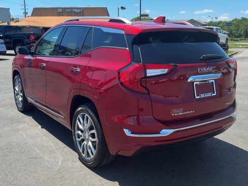 Used 2023 GMC Terrain Denali w/ Denali Premium Package AWD/4WD image 5