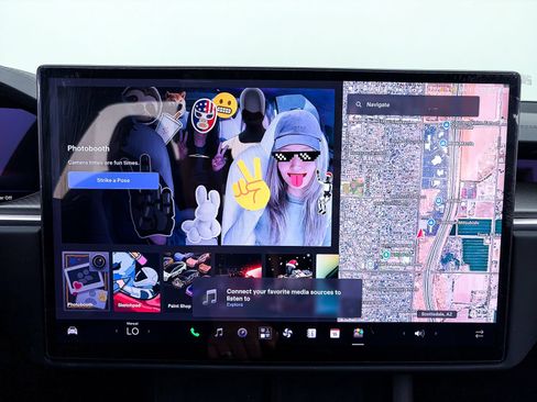 Used 2023 Tesla Model X Plaid AWD/4WD image 22