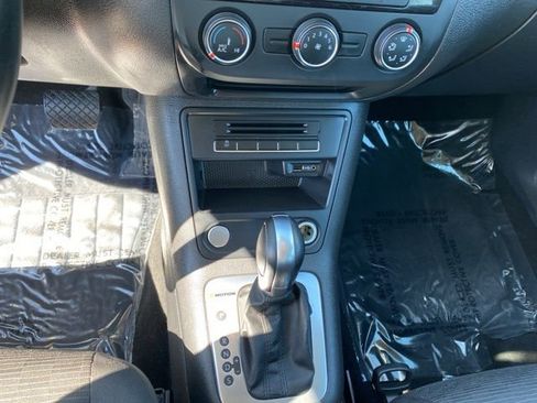 Used 2018 Volkswagen Tiguan Limited w/ Premium Package image 15